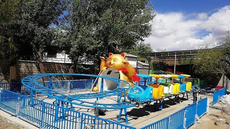 小型过山车金博儿童海洋爬山车迷你穿梭自旋滑车专业儿童过山车生产