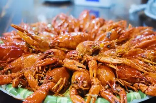 108元嗨吃4斤高汤虾峨眉这家夜宵店要火了听说吃了可以提升你的幸福值