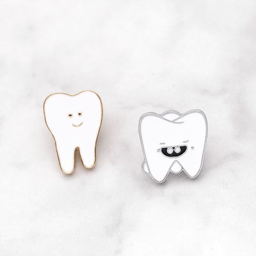 跨境wish速卖通新款 欧美创意卡通可爱牙齿蛀牙趣味胸针 衣饰配饰