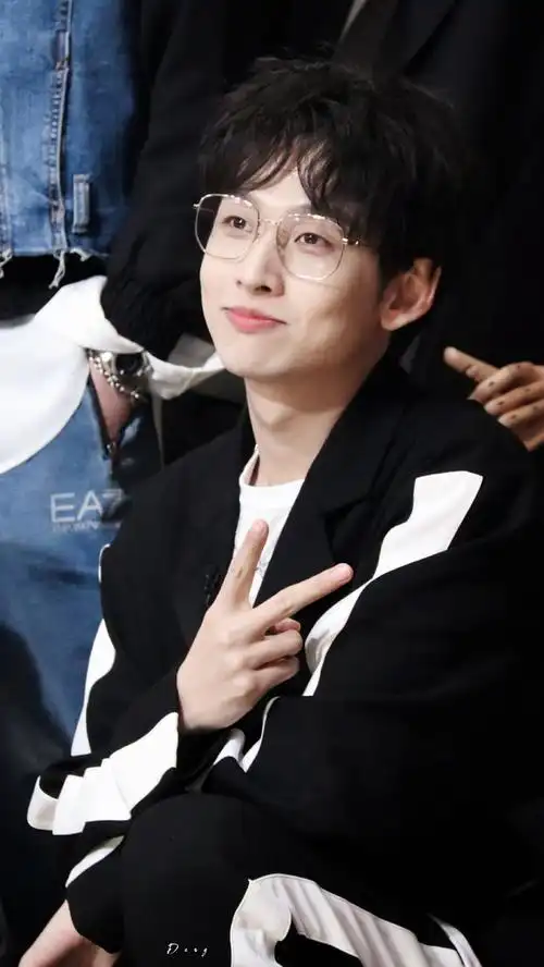 给我家的主持人齐思钧开一个图楼