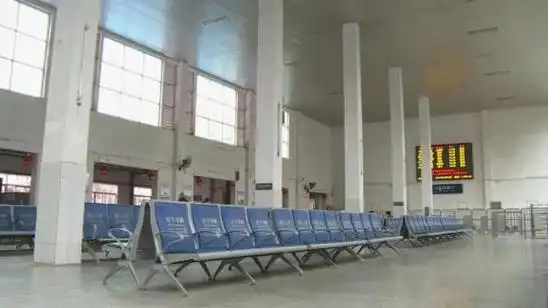 记者探访来宾北站和火车站出行人数大幅减少