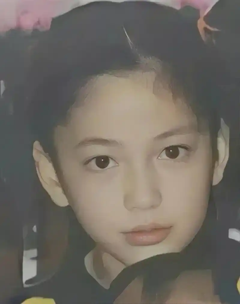 杨颖完美继承了父母亲的优点哦,照片就是杨颖的父亲