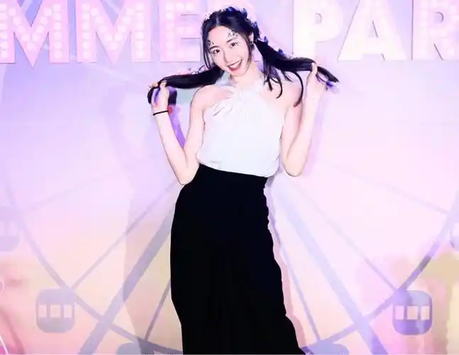 一个是星二代霍尊一个是舞蹈演员陈露因900万毁了9年美好回忆