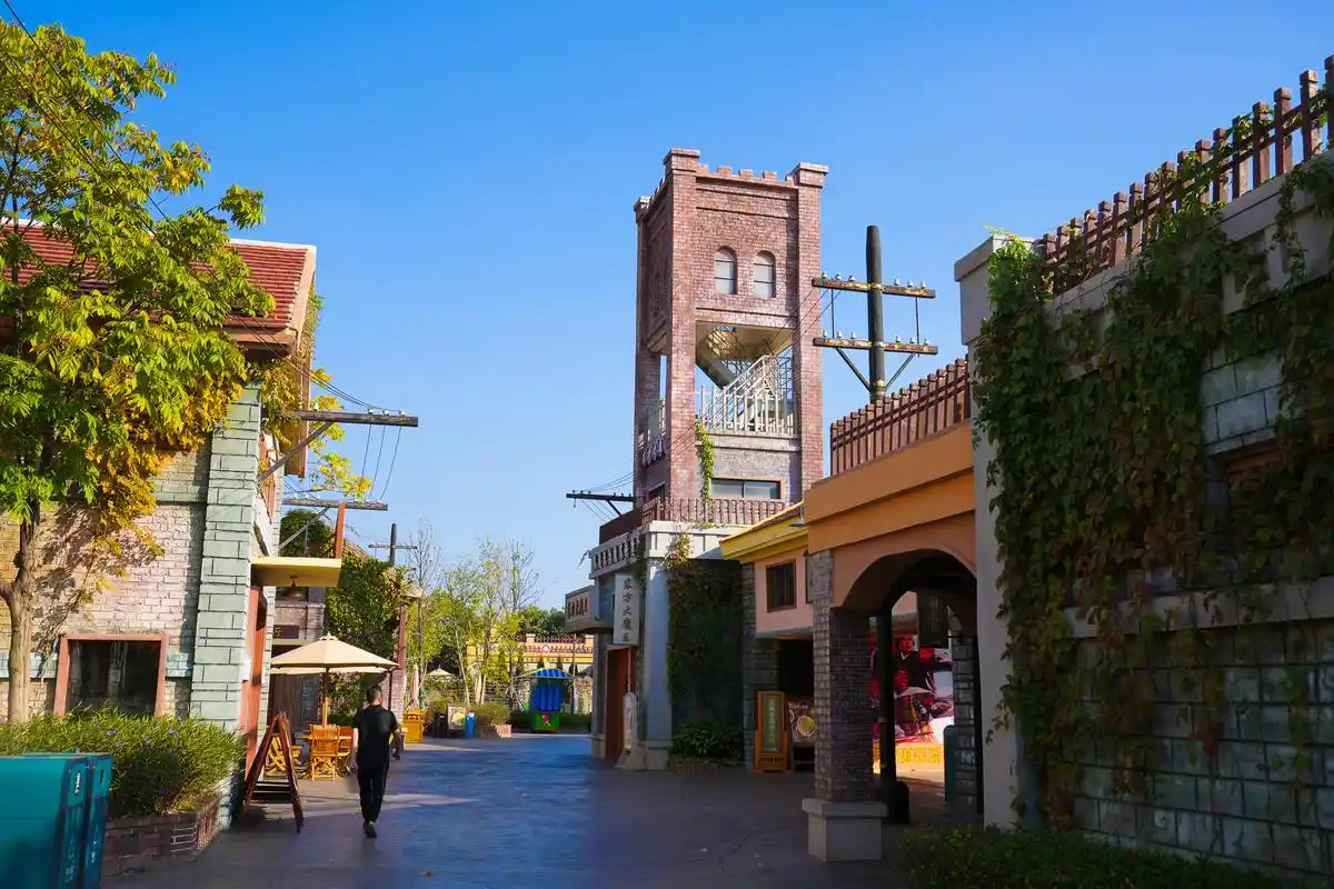 赣州方特东方欲晓主题公园 赣州方特东方欲晓主题公园是江西省内第一