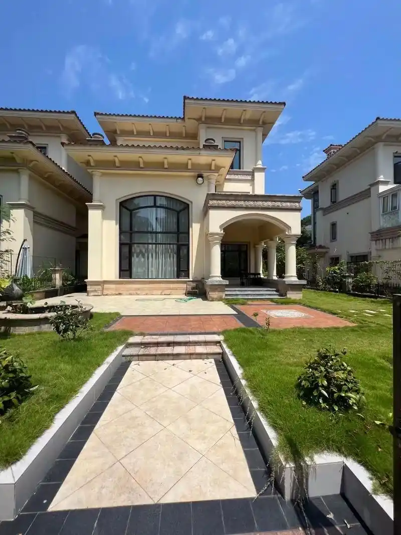 清远恒大金碧天下独栋别墅!284方三层中空三厅五房四卫,全新 - 抖音