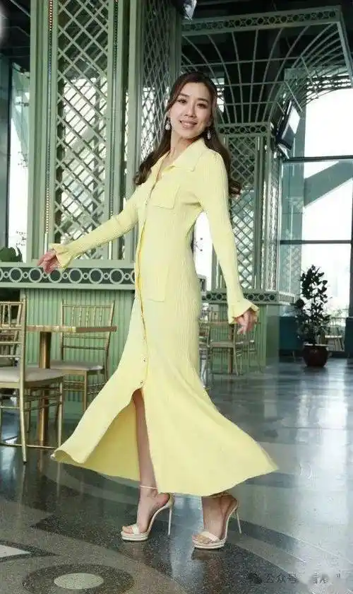 继王浩信与赵希洛先后离巢后,另一无綫当家花旦黄智雯亦于去年底完约