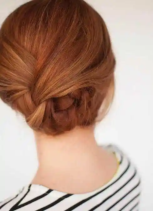 自己盘头发简单好看的步骤图解片