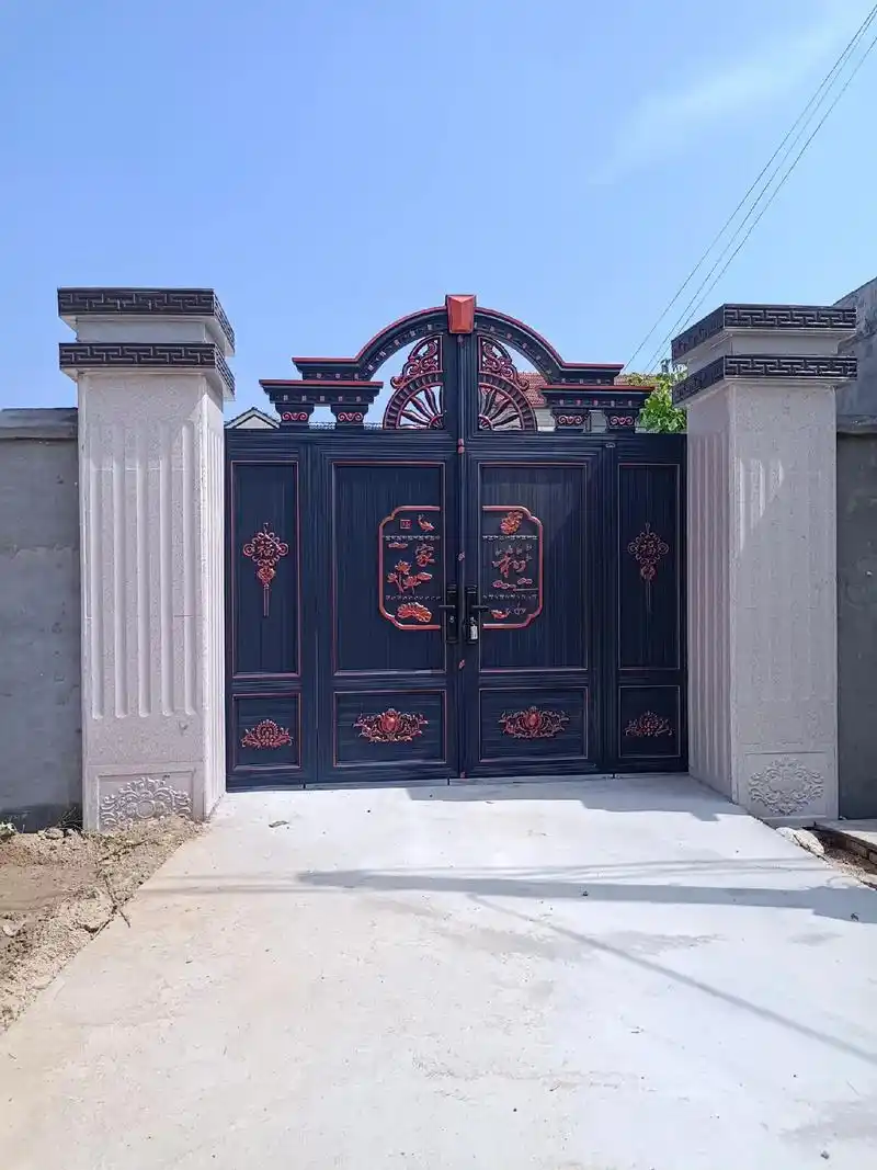 东大村两院欧式头门安装#庭院围墙大门效果图