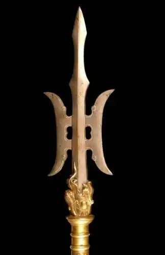 张飞的武器丈八蛇矛简笔画