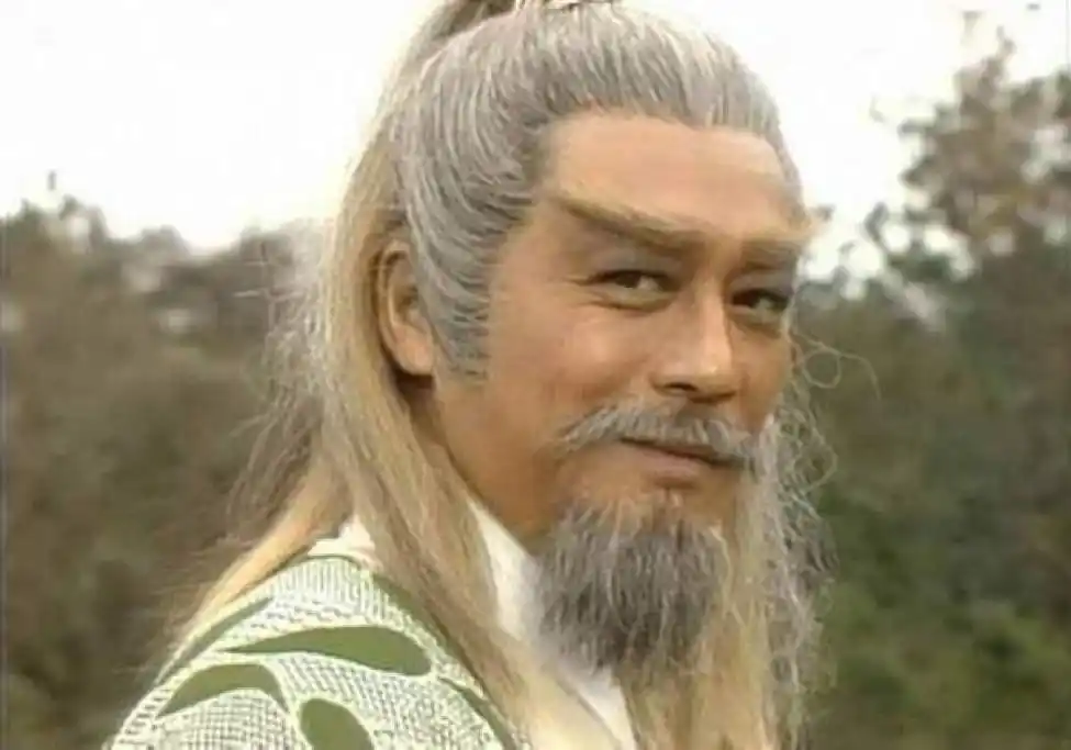 桃花岛上的东邪黄药师武功修为极好,还会一手好长笛,潜心学术和桃花岛