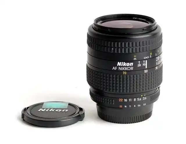 出售 物品:af nikon 28-70/3.5-4.5d (带手动光圈环)