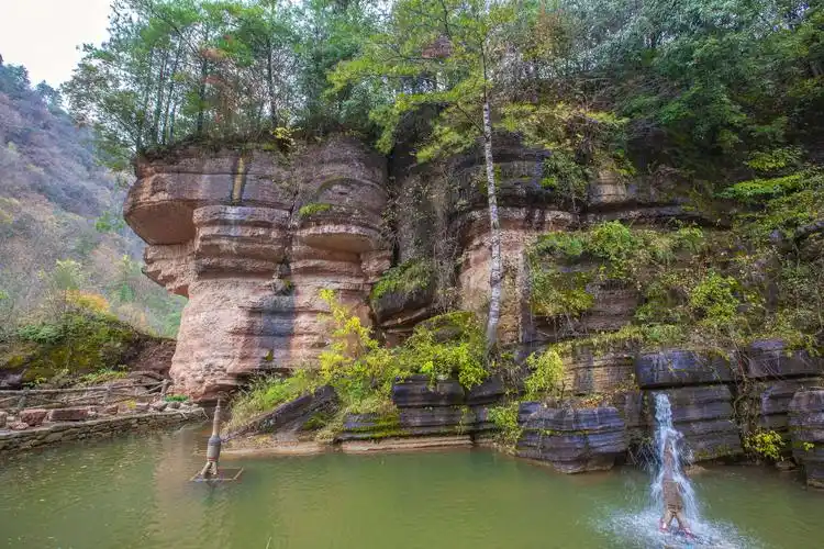 惊艳世人的龙鳞石奇观《中华龙山》