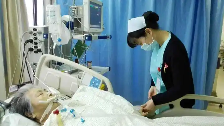 病房故事与死神赛跑的人记icu医生的一天