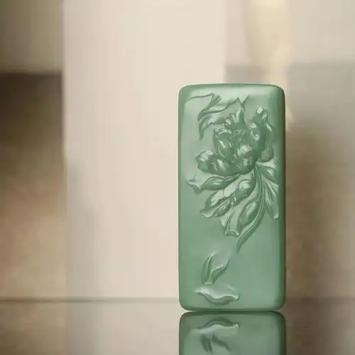 众多玉雕花绽放待采,香醉了