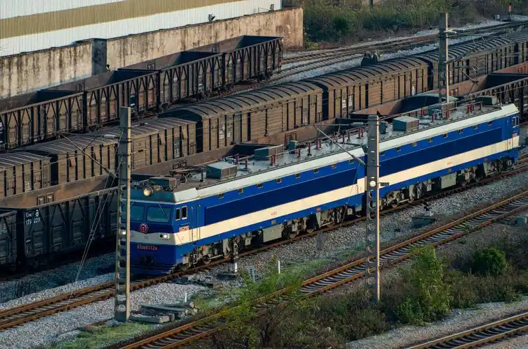 柳州出发场的韶山3b 6112号电力机车 - 国铁小飞机 - 图虫