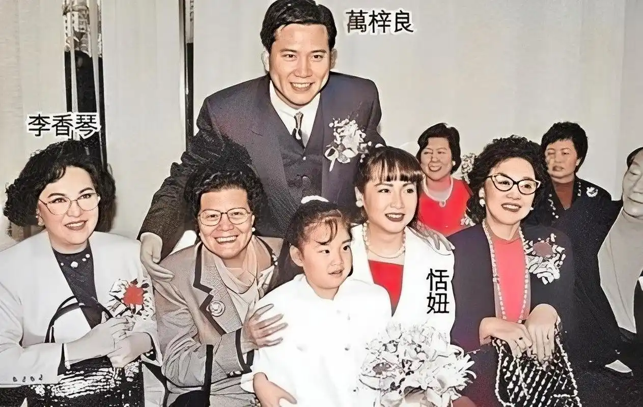 1984年,恬妞与叶聪豪结婚,但他的丈夫对她说:我已经嫁给了两个罗梅尔.