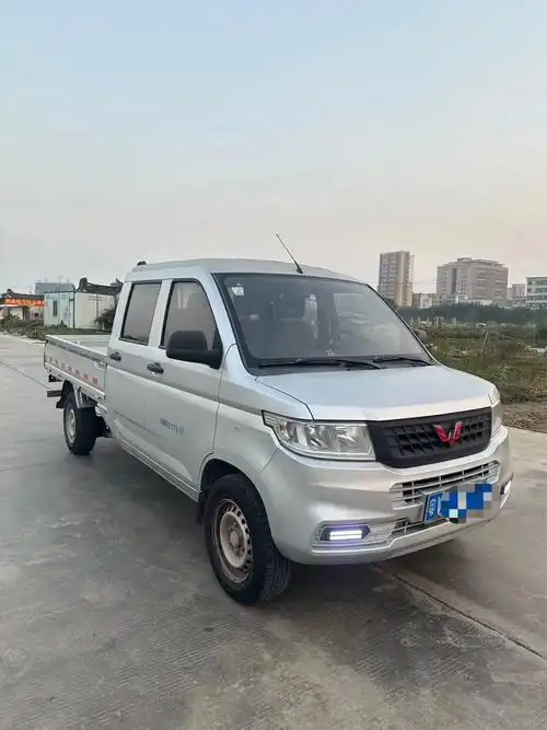 普宁二手车19年9月 五菱新卡双排平板货车 1.8 本地一 - 抖音