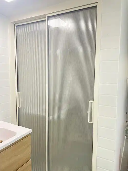 我的超白长虹玻璃和隔断翻车了吗