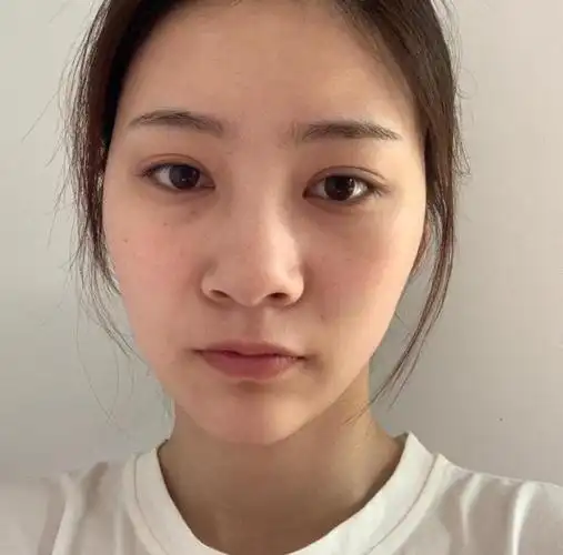 "鼻子塌"不可怕,可怕的是"鼻孔外露",面相显老还显凶