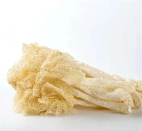 干竹荪怎么处理1  1盐水泡发 干竹荪的泡发是关键,干竹荪可以用淡盐水