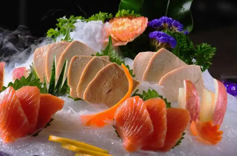 挪威三文鱼拼鹅肝