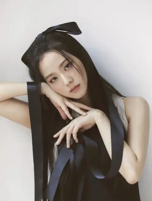 jisoo杂志