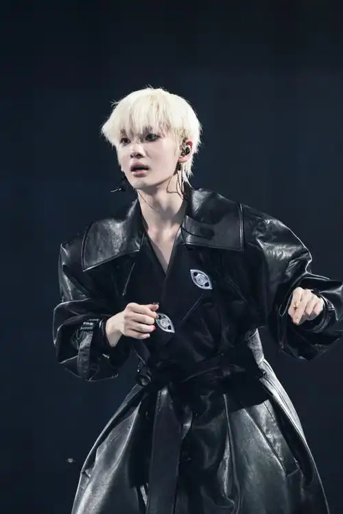 周震南love&desire演唱会#240113 part iii皮衣造型黒い涙@vvvvvv