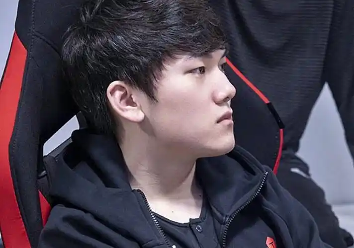 英雄联盟:lpl春季赛百分百胜率的阿水,入选第七周最佳阵容及mvp!