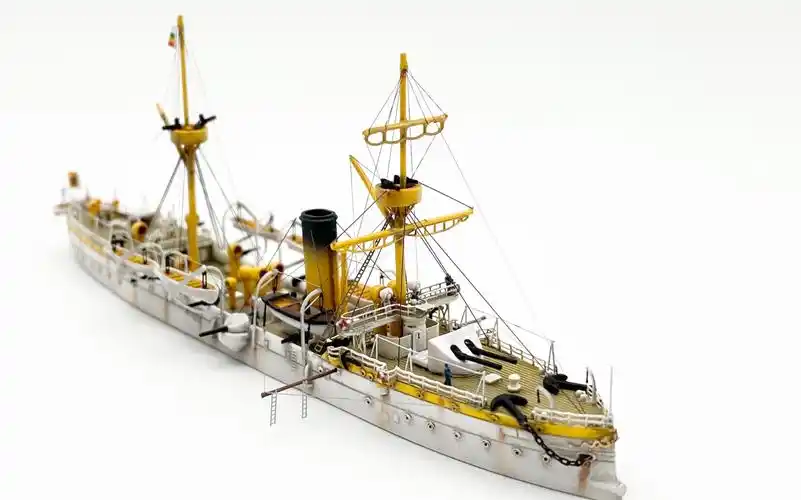 1/700靖远号巡洋舰模型