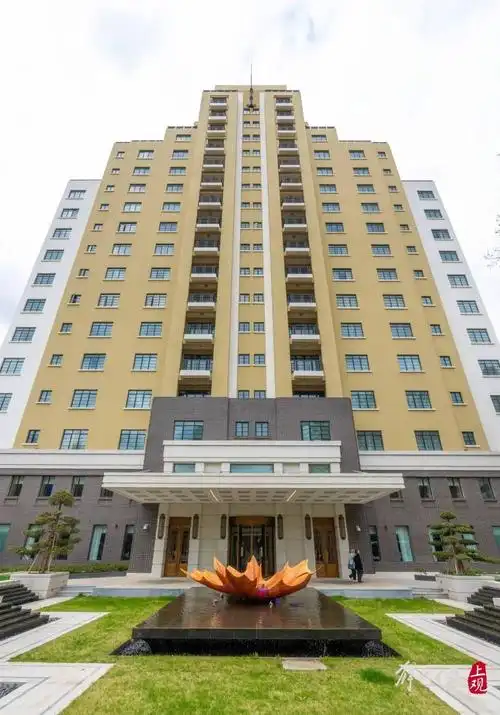 据悉,为适应接待要求和市场变化,衡山宾馆历史上曾有过四次较大规模的