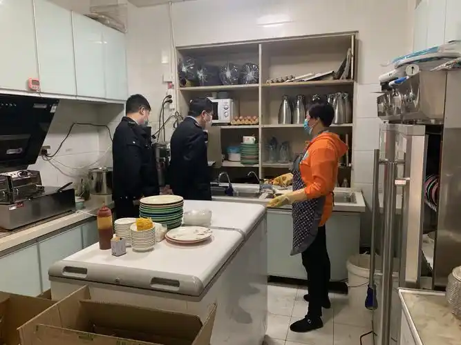 汉台卫监在行动:一家高端足浴场所被查!(副本)