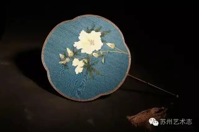 十字缂丝团扇(苏州凌云扇厂制)