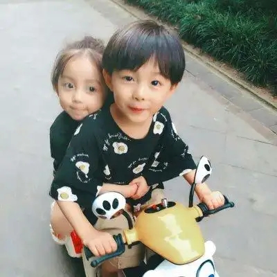 萌娃小孩情侣头像一对高清好看的萌娃情侣头像小孩子一对