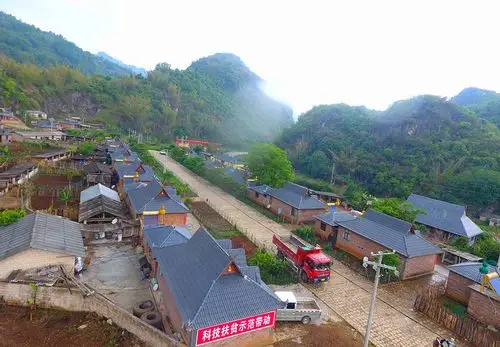 云南澜沧拉祜族山寨旧貌换新颜7