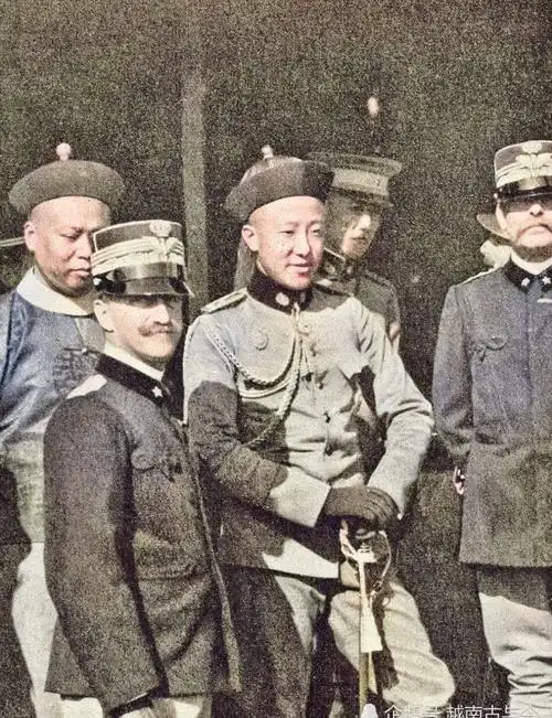 清末中国军人老照片:全面模仿西方建立的新军,这支清朝原本希望挽留