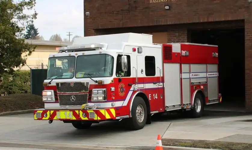 温哥华消防局的新举高车