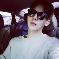看不清墨镜后的世界_男生霸气头像图片_扣扣居