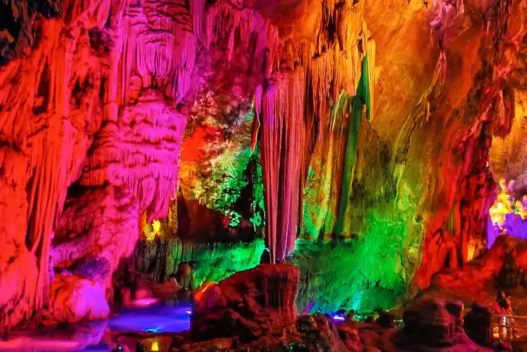 贵州溶洞 黄果树神龙洞