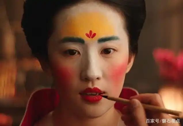 "对镜贴花黄",电影《花木兰》的"花黄"贴对了吗?