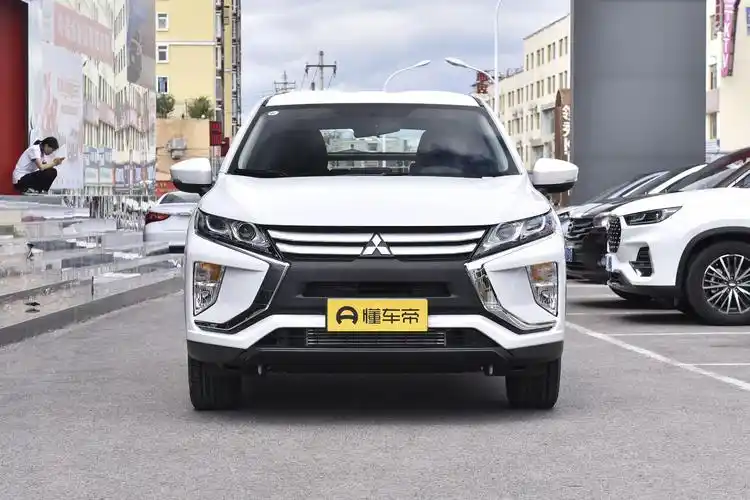 款进口orv,由日本三菱汽车公司1982年开发生产的首款小型三门四驱越野