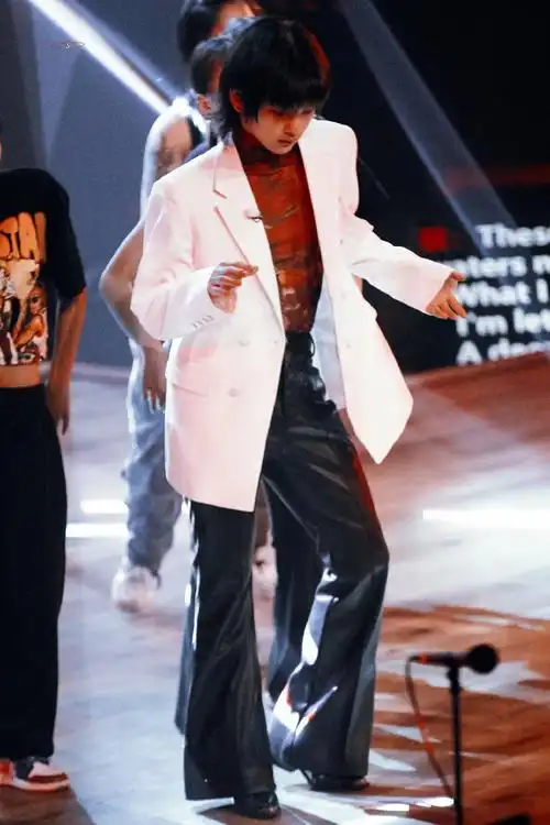 周震南比r1se手势##周震南来看我们的演唱会##周震南蔡维泽安可舞台