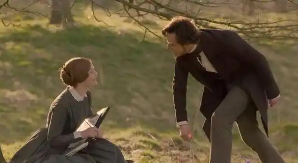 再看《简爱》,告别软弱!人活得硬气并不在于物质多少