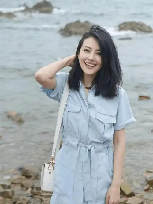 高圆圆烫发新发型(高圆圆烫发发型)-天晟网