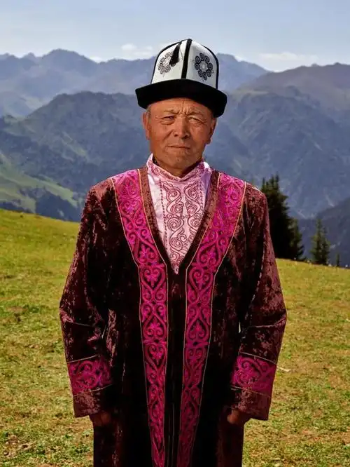 柯尔克孜族历史史诗《玛纳斯》是我国三大英雄史诗之一,也是世界级非