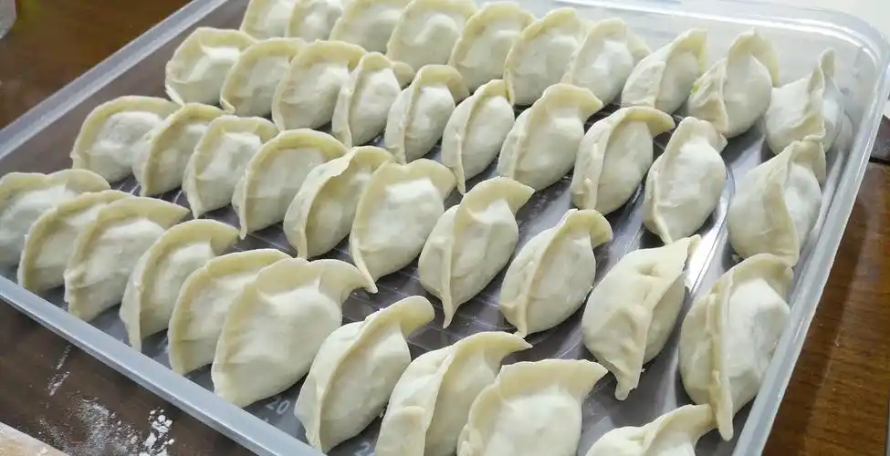 立冬一定吃这馅的饺子,百吃不厌,咬一口鲜嫩多汁,比韭菜还香