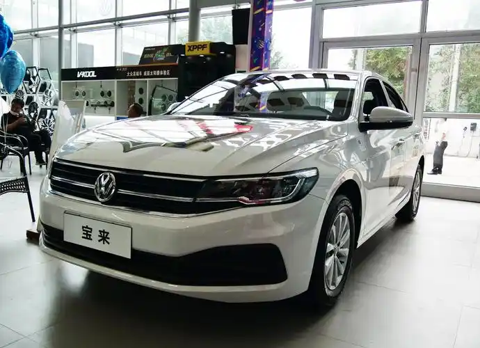 新款大众宝来内饰升级,看得出来尽力在摆脱塑料感了