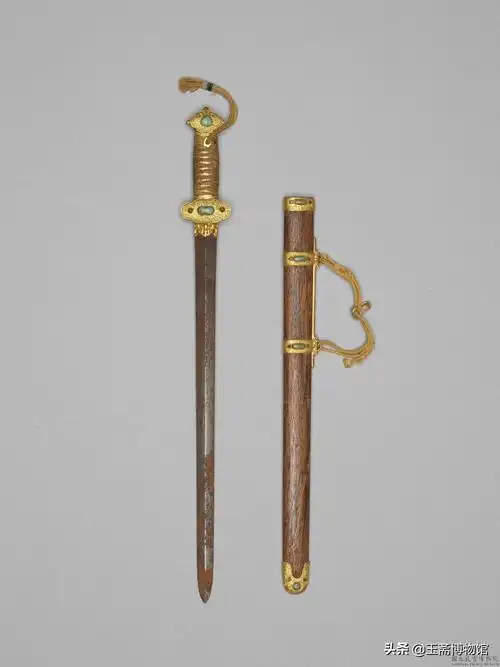 台北故宫博物院藏 清代宝剑清乾隆 沉香鞘嵌珠松石古剑台北故宫博物院