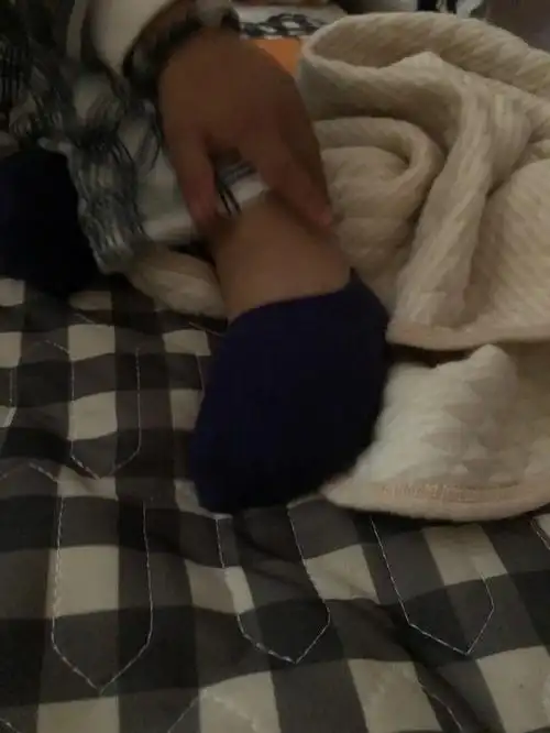 睡午觉的小朋友