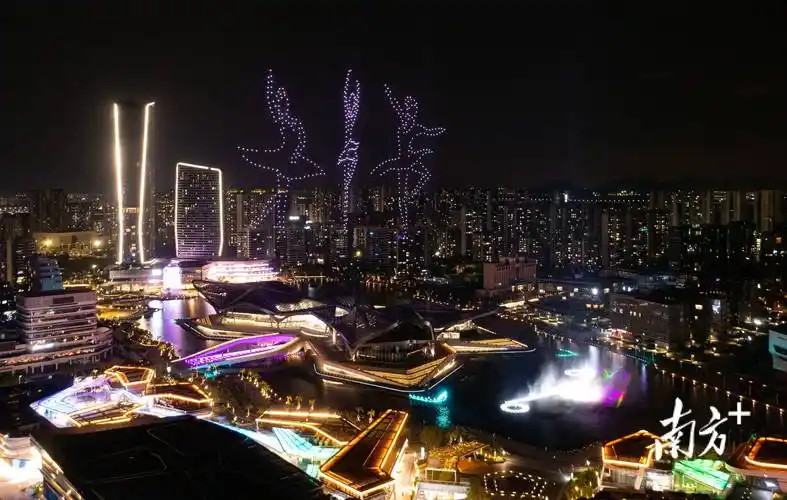 500架无人机点亮珠海金湾夜空,今日19时中心湖灯光秀开演_新城_航空