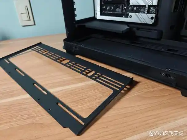 电脑diy新宠背插技术引领潮流微星新品机箱主板震撼评测